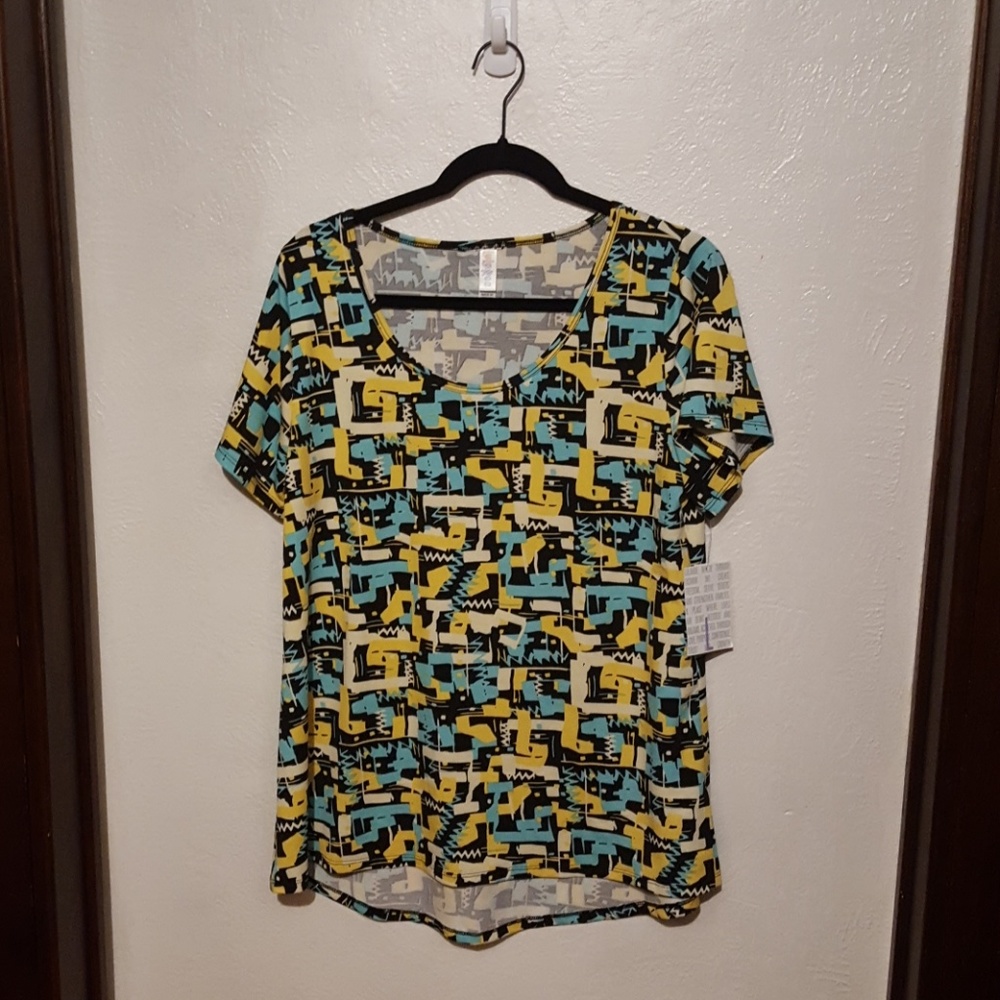 LuLaRoe Classic T Size Large